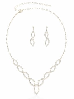 Komplet z ażurowym motywem listków